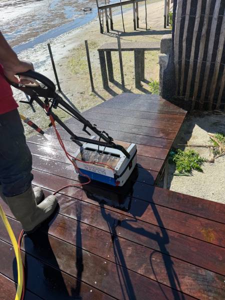 Entretien et nettoyage des terrasses bois, allées, dalles extérieures au Cap-Ferret